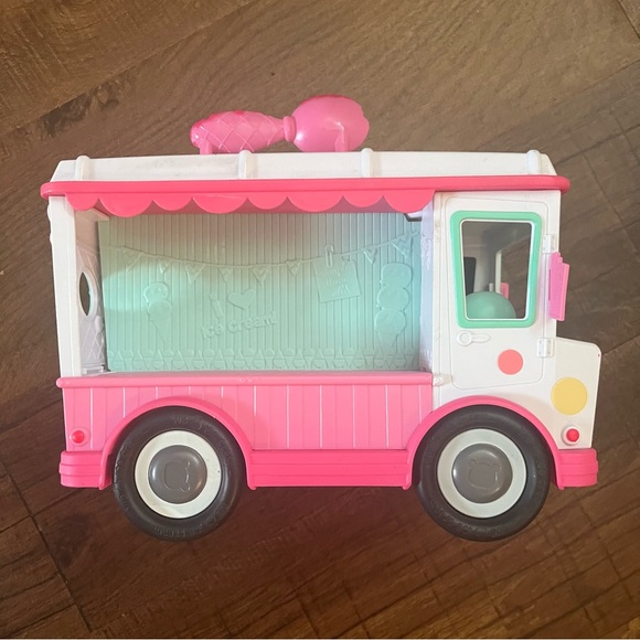Toys Num Noms Ice Cream Lip Gloss Truck 216 Discontinued Pink White